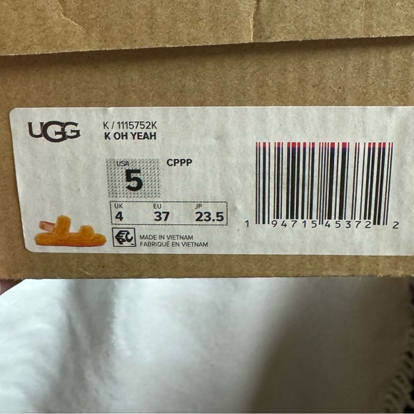 UGG Slippers sz 5. NIB - Picture 5 of 5